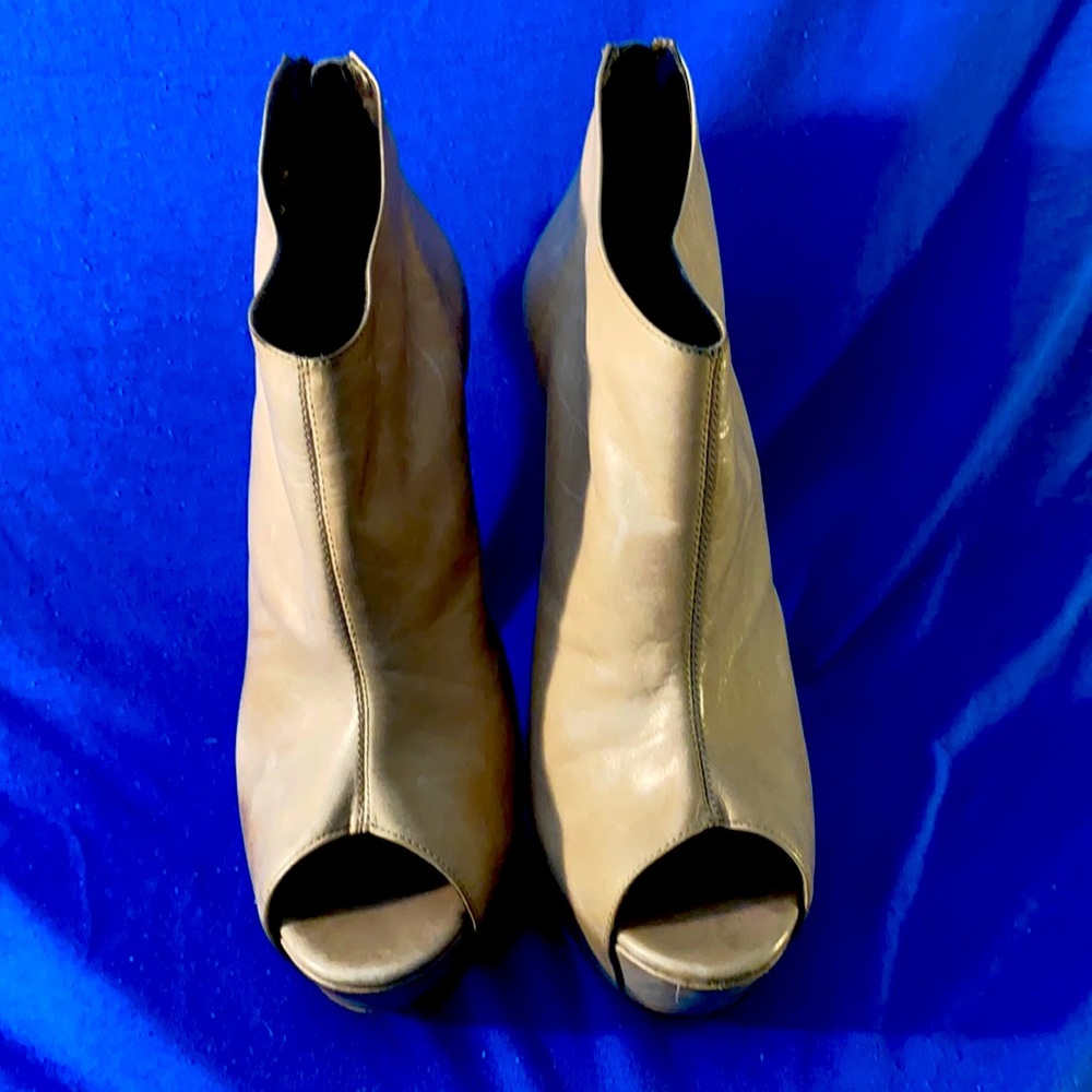 Steven madden booties leather upper